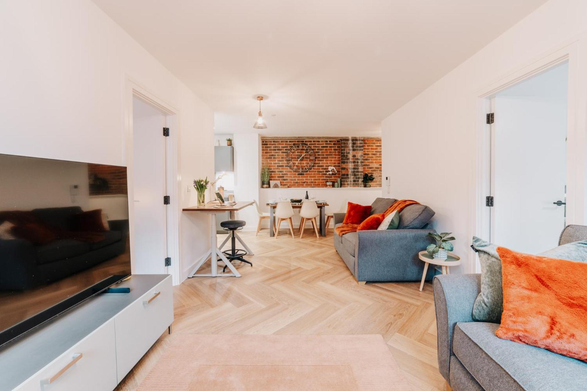 Stylish Grade Ii Listed Pad, Centre, Fast Wifi, Contractors, Families *